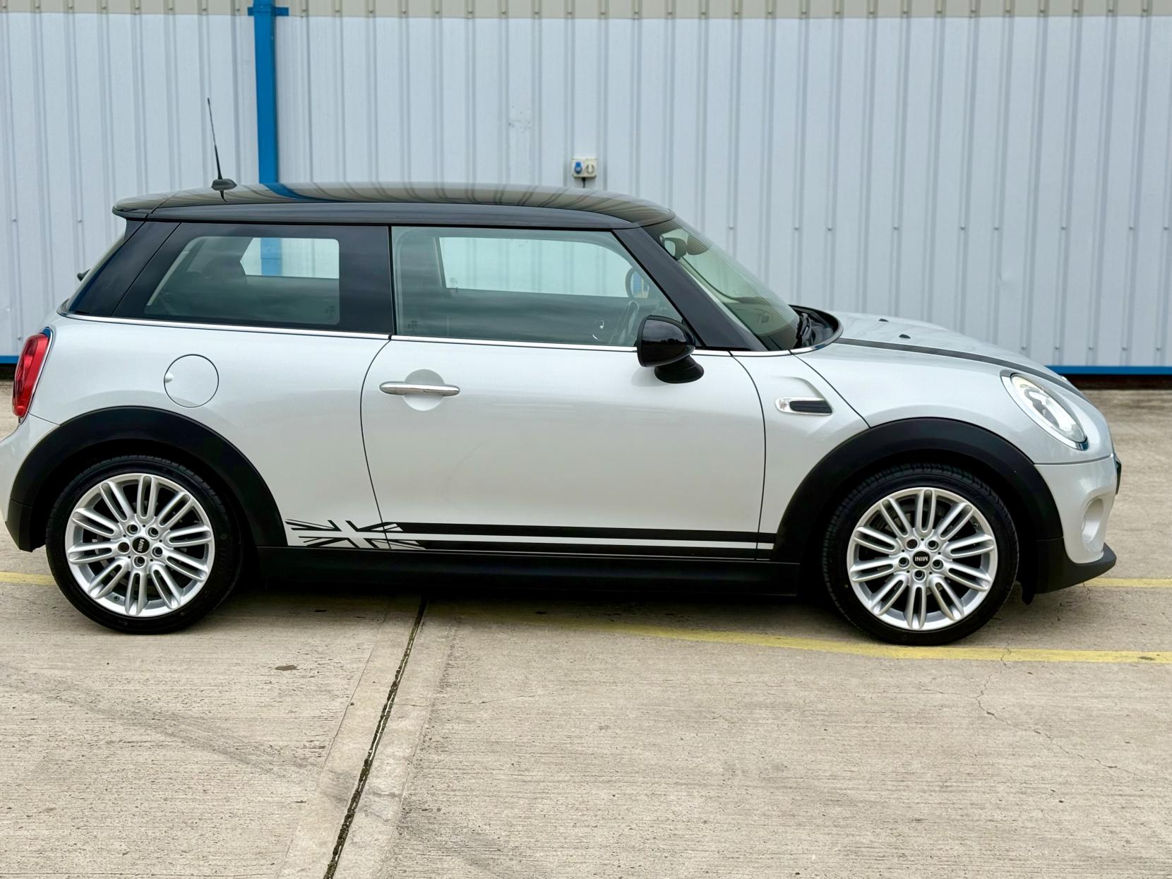 MINI Hatch 1.5 Cooper Hatchback 3dr Petrol Manual Euro 6 (s/s) (136 ps)