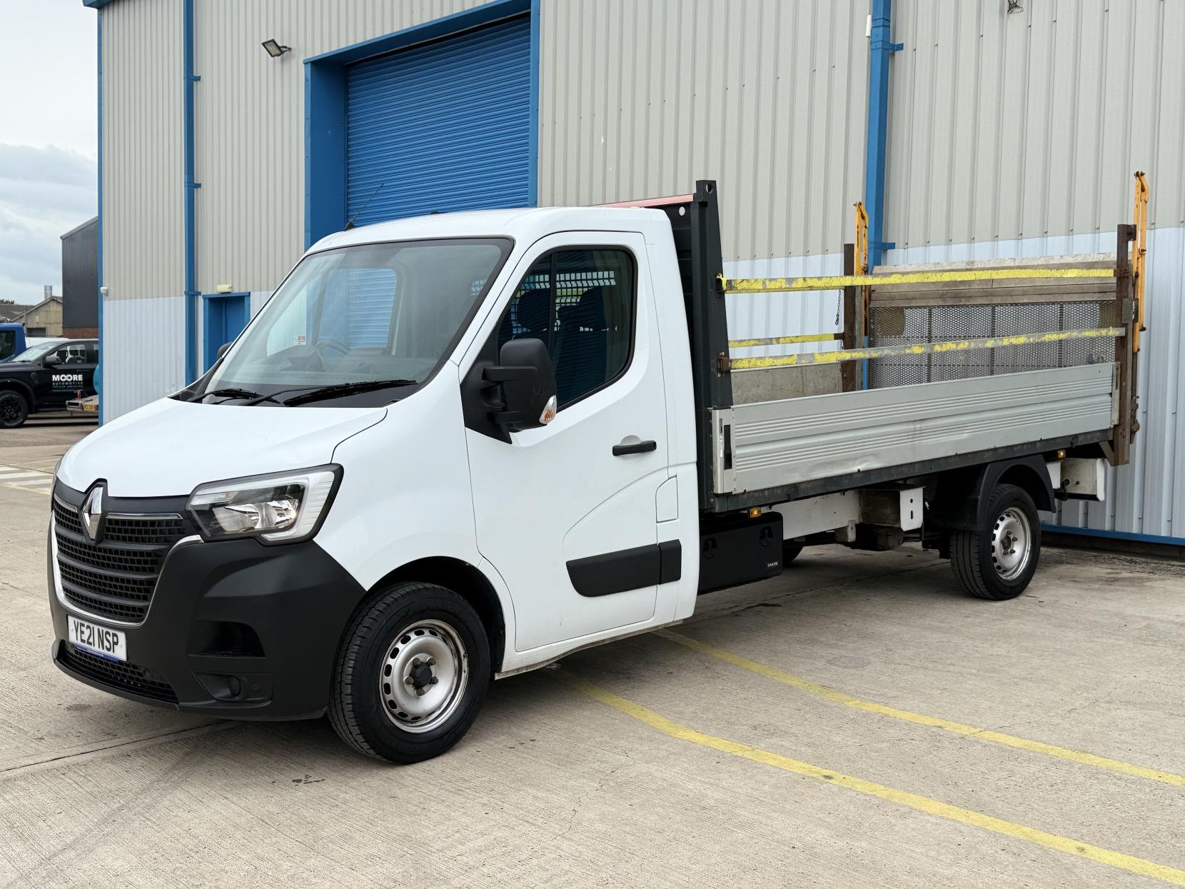 Renault Master 2.3 dCi 35 Business Dropside 2dr Diesel Manual RWD LWB Euro 6 (Rear Corner Pillars) (130 ps)