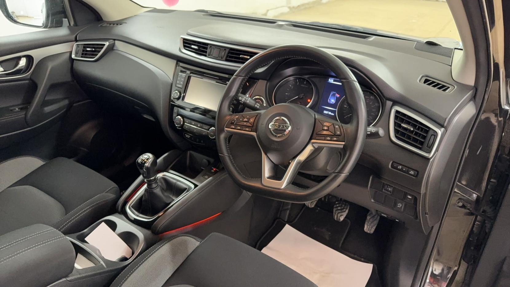 Nissan Qashqai 1.2 DIG-T N-Connecta SUV 5dr Petrol Manual Euro 6 (s/s) (115 ps)