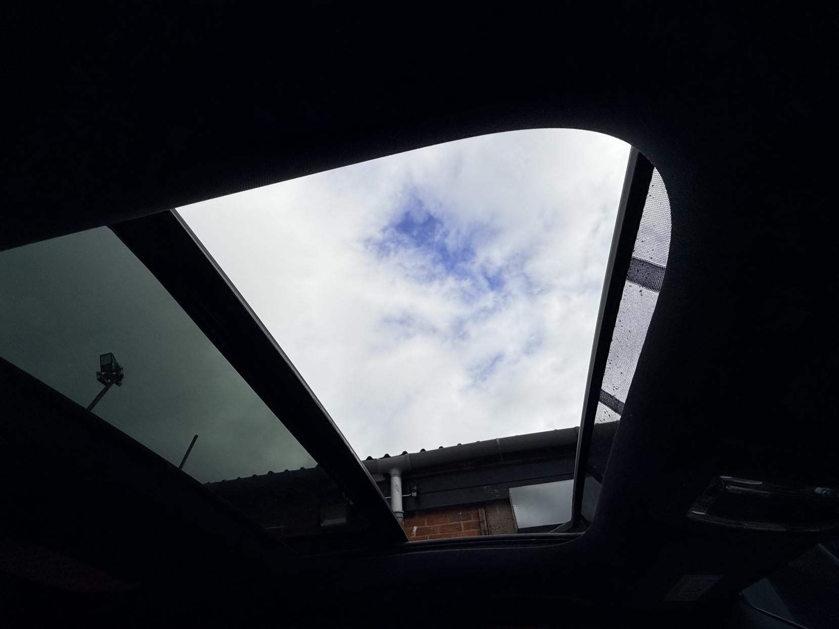 Mercedes-Benz EQA EQA 250 66.5kWh AMG Line (Premium) SUV 5dr Electric Auto (190 ps)