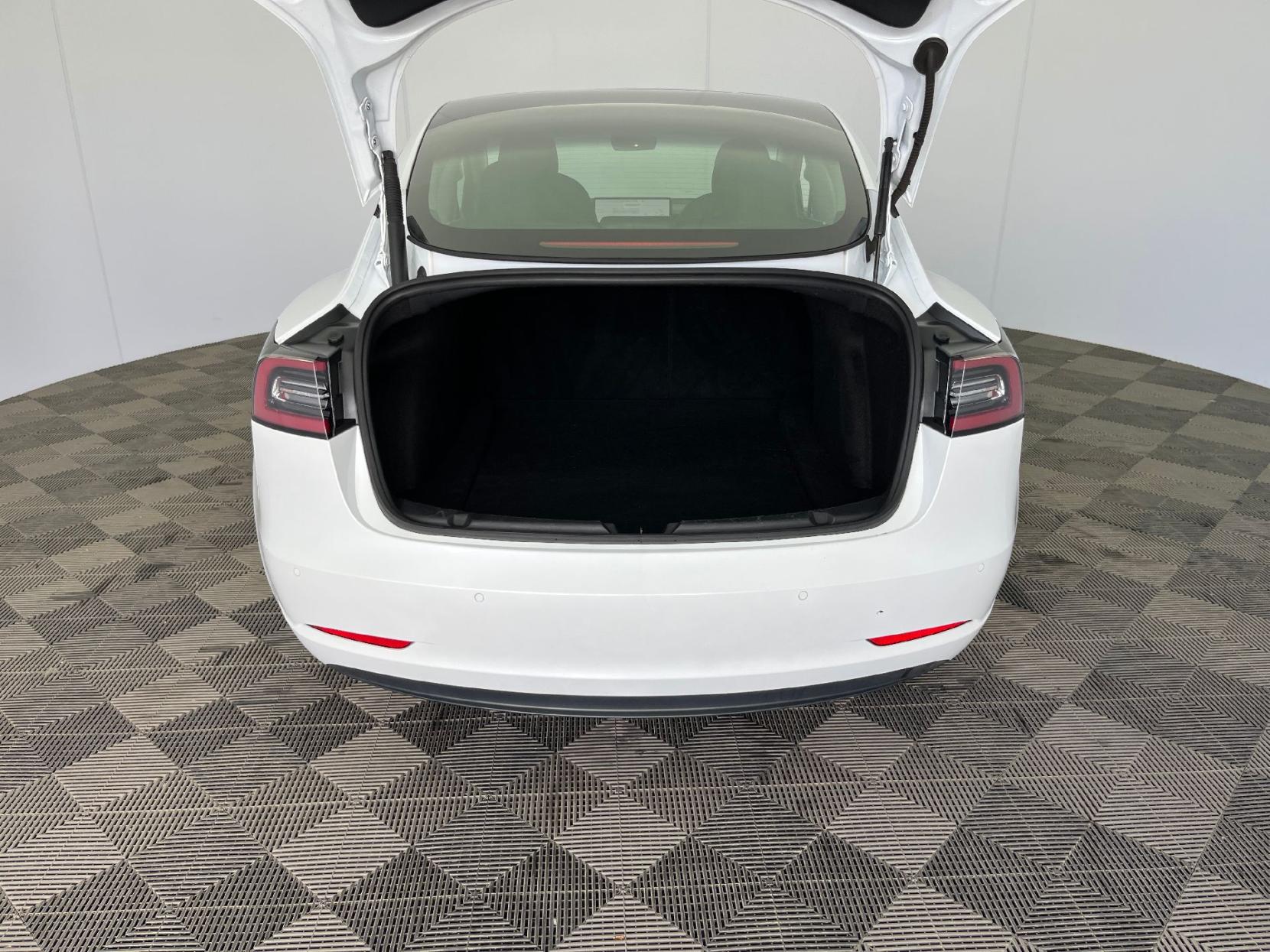 Tesla Model 3 (Dual Motor) Long Range Saloon 4dr Electric Auto 4WDE (346 ps)